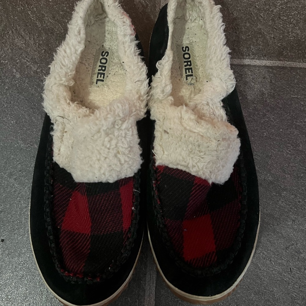 Women’s Sorel out and about slippers size 9